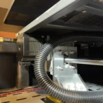 UV flatbed baskı makinesinin motor, hareket mili ve korumalı kablo sistemi